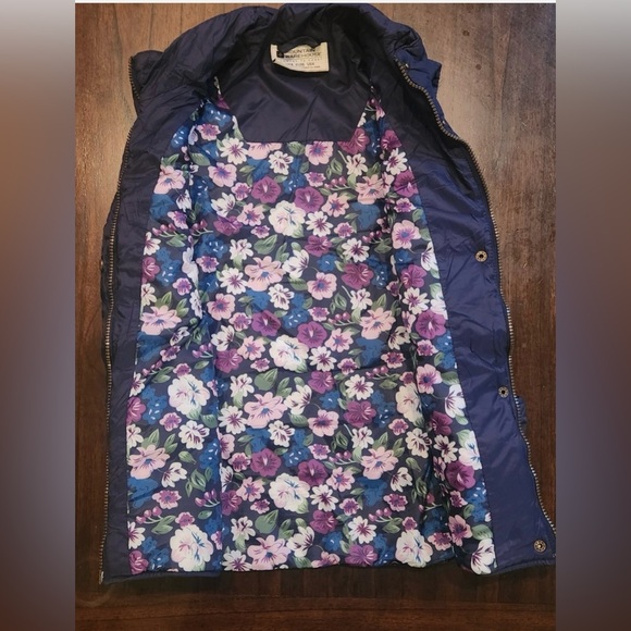 Mountain Hardwear Women's Quilted Vest - Dark Blue - Picture 5 of 10